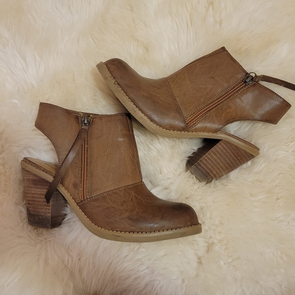 Nine West Brown Ankle Heeled Boots in Size US 7.5 - Picture 1 of 1